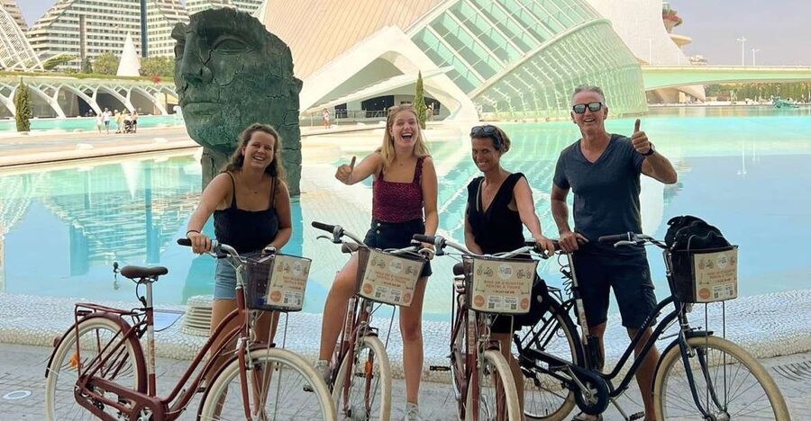Valencia: Private City Tour on Bike,E-Bike&E-Scooter - Starting at Torres de Serranos in the old city
