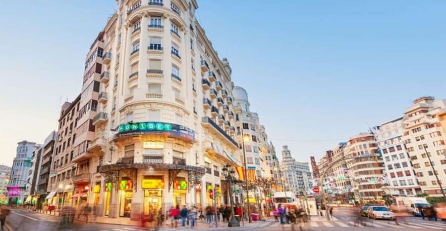 Valencia: Private custom tour with a local guide - How to use a 3-hour food and history walk