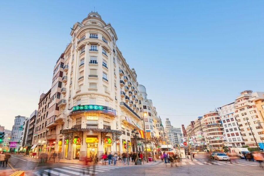 Valencia: Private custom tour with a local guide - What the 2-hour version can realistically cover