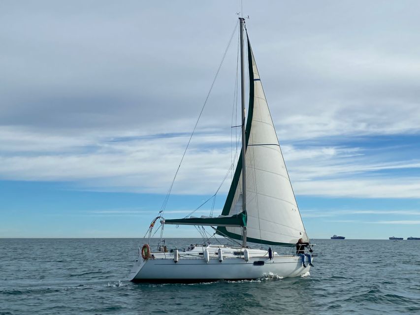 Valencia: Private Sailing Trip with Snacks and Drinks - Along the Coast Toward Saler Beach
