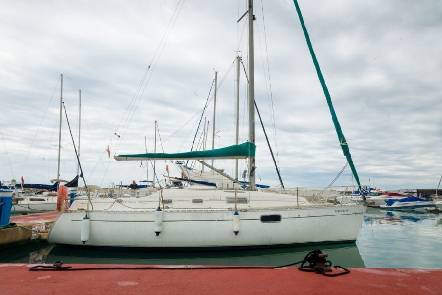 Valencia: Private Sailing Trip with Snacks and Drinks - Snacks, Soft Drinks, and a Possible Swim