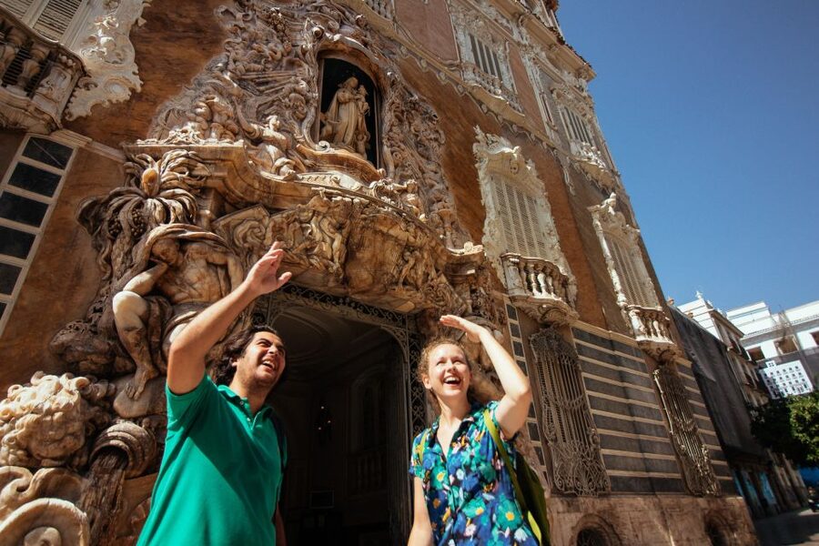 Valencia: Private Tour w/ Locals – Highlights & Hidden Gems - Key points at a glance