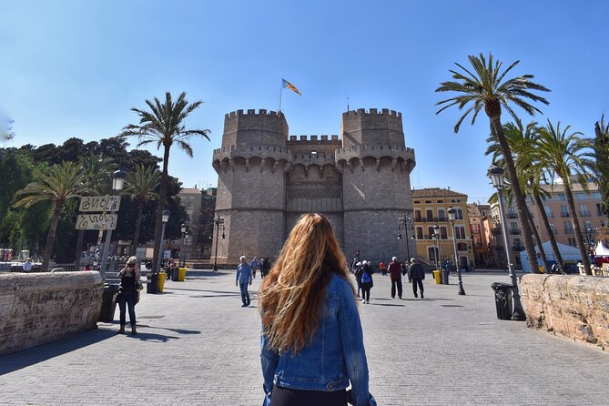 Valencia Private Walking Tour with Official Valencian Guide - Plaça de l’Ajuntament and the modern city