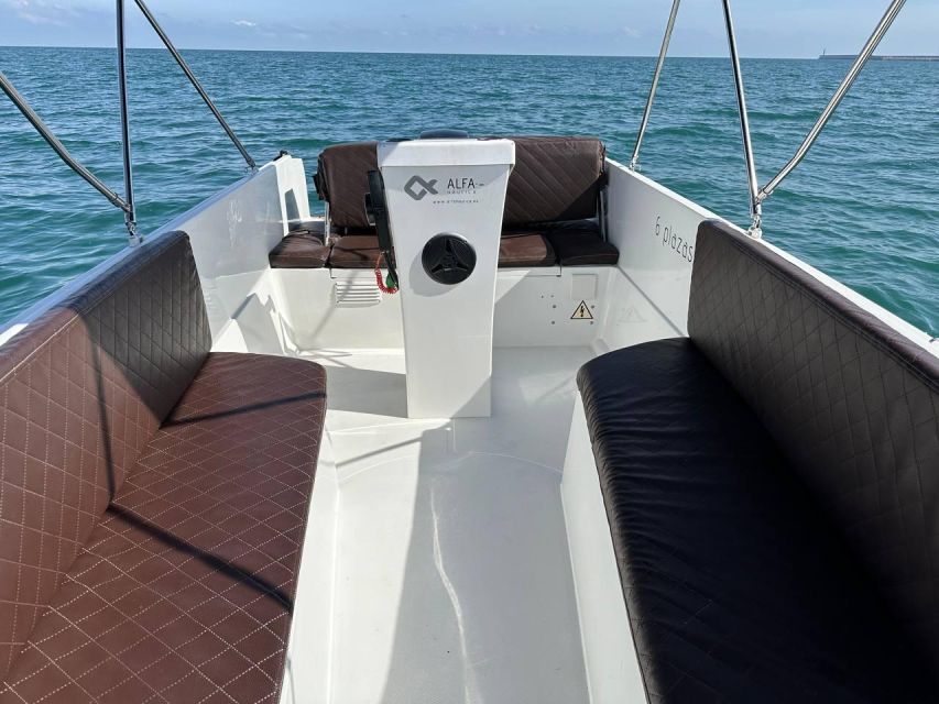 Valencia: Rent Boat Without License - Taking the Helm at Marina Norte