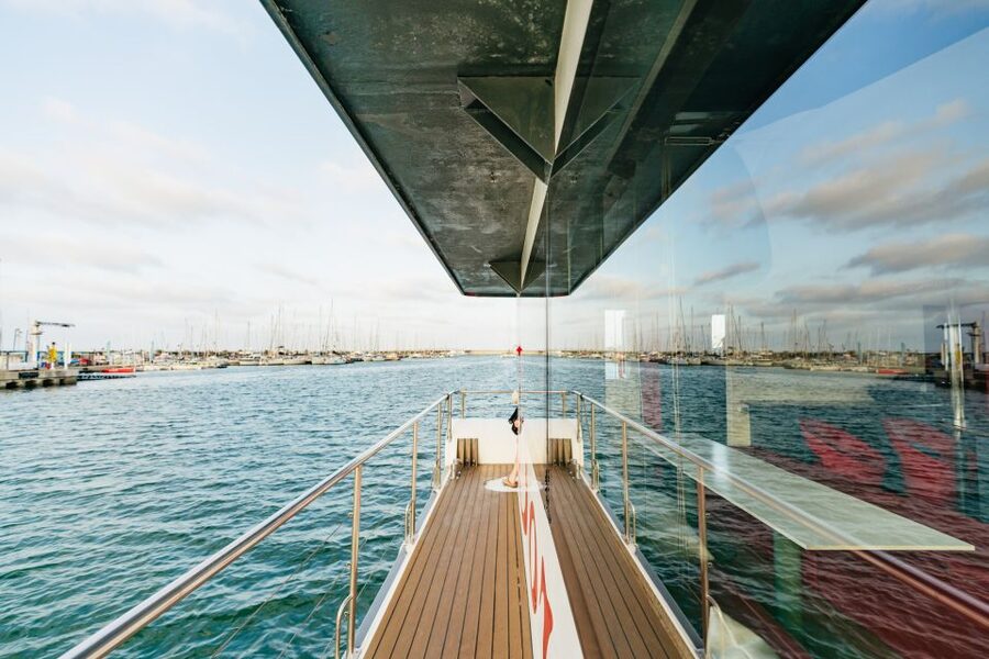 Valencia: Sunset or Daytime Catamaran Cruise with Drink - The first views come inside the marina