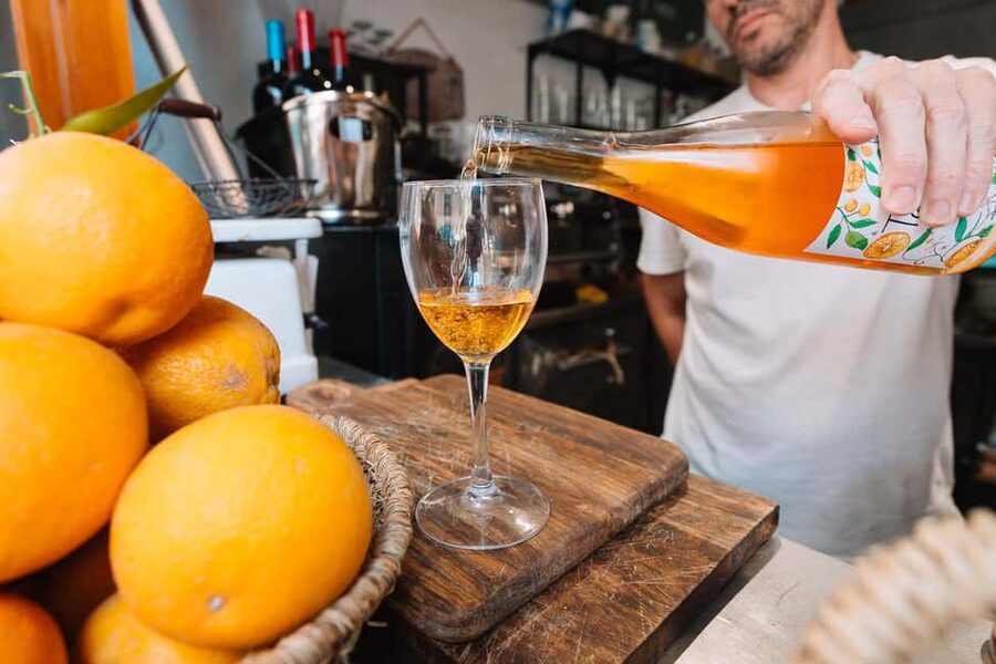 Valencia: Tapas and Drinks Evening Tour - Four stops, four different tastes of local life