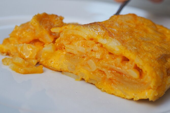 Valencia Tapas Crawl by Food Lover Tour - Four local stops, one long Valencian dinner
