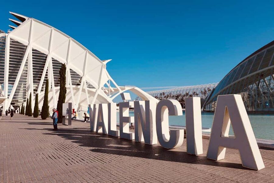 Valencia: the best 25 spots in the city by bike! - Starting in Ruzafa near C. de Puerto Rico