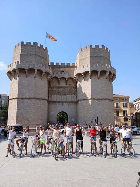 Valencia: the best 25 spots in the city by bike! - Central Market: Valencia’s best sensory pause