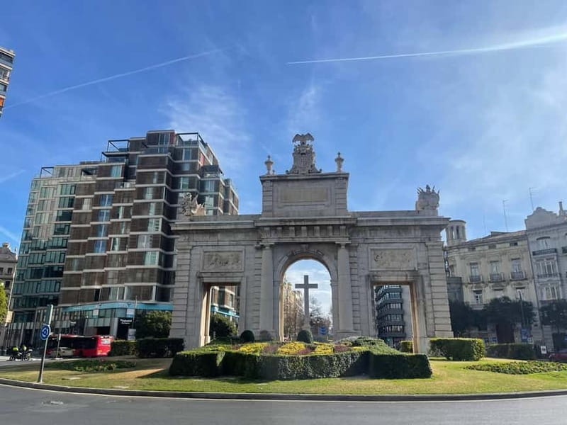 Valencia: the best 25 spots in the city by bike! - Vivers Gardens and the former royal setting