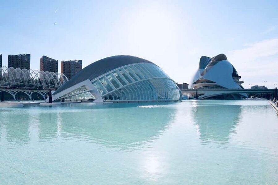 Valencia: the best 25 spots in the city by bike! - Plaza del Ayuntamiento and the city’s grand center