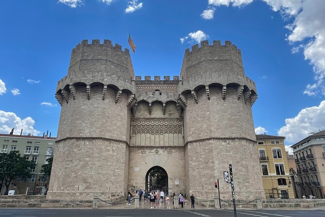 Valencia: Top 25 Highlights Guided Bike Tour - Practical details for a smoother ride