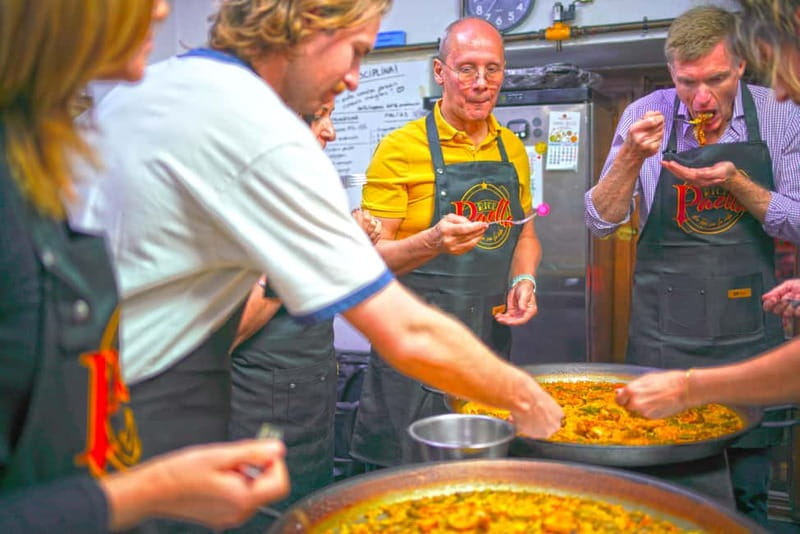 Valencia: Traditional Paella Cooking Class and Dinner - Why this paella class works well in Valencia