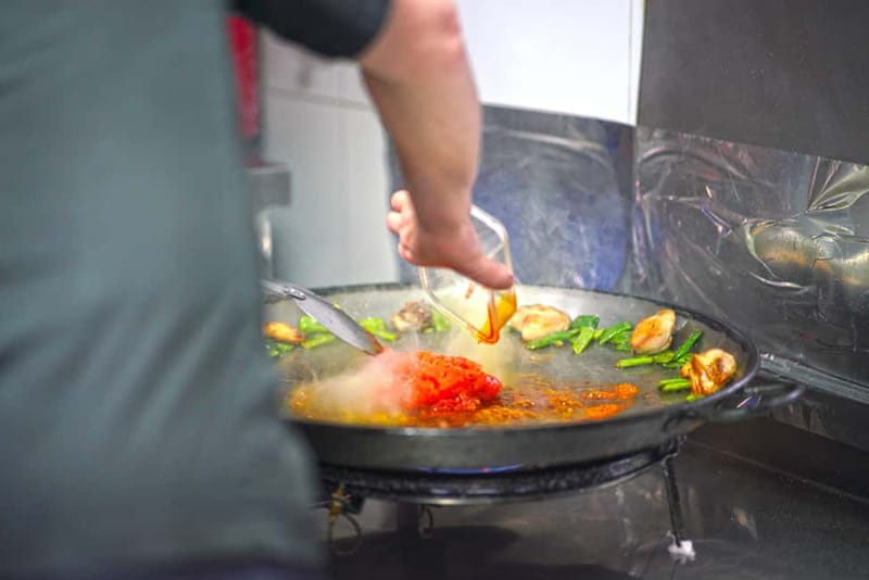 Valencia: Traditional Paella Cooking Class and Dinner - Practical details that matter