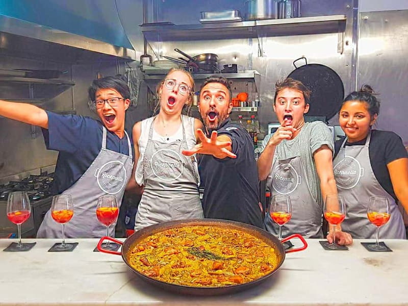 Valencia: Traditional Paella Cooking Class and Dinner - Entering the kitchen at Derecha 2