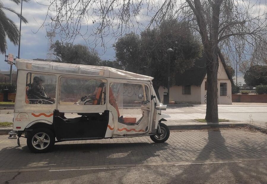Valencia: Tuk Tuk City Tour - Markets, marina, and beach add everyday Valencia