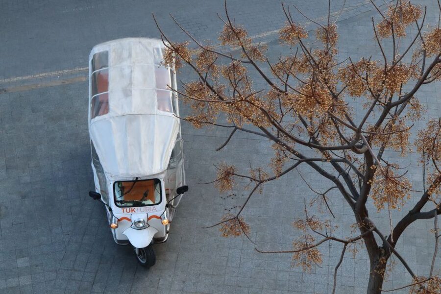 Valencia: Tuk Tuk Historical Tour - Timing, pickup, and weather