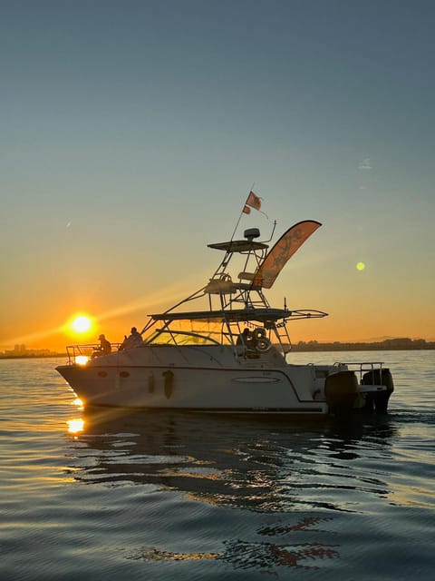 Valencia: VIP Sunset Cruise in Catamaran with drink - What the one-hour route actually offers
