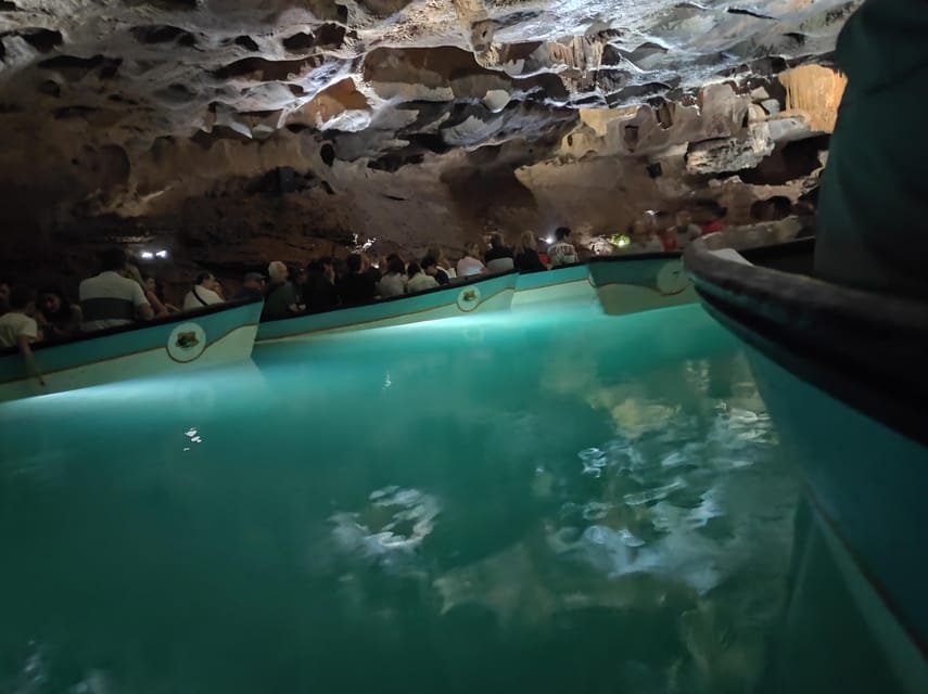 Valencia: Visit by boat to the Caves of Sant Josep - Leaving Valencia from Plaza de la Reina