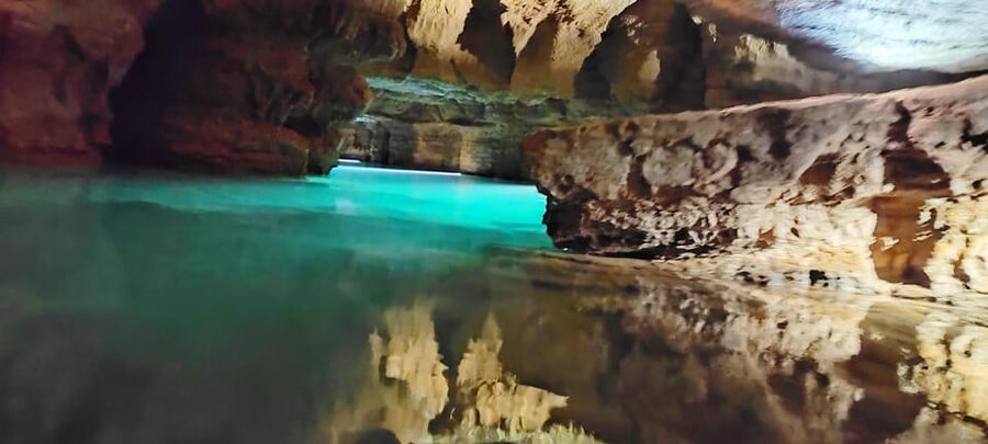 Valencia: Visit by boat to the Caves of Sant Josep - Why the small group matters