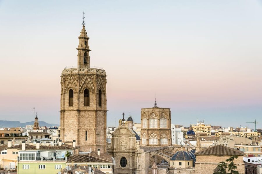 Walking Tour through Valencia's Historic Centre - What the guide adds to the experience