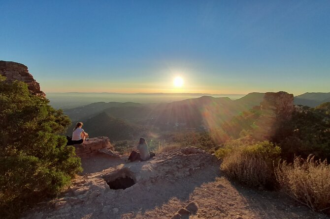 Watch the Sunset from the castle of Serra - Starting in Serra and settling into the trail