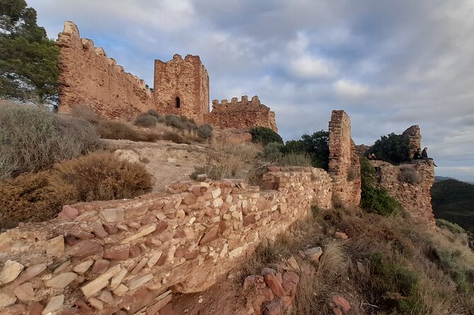 Watch the Sunset from the castle of Serra - Who will enjoy this hike most