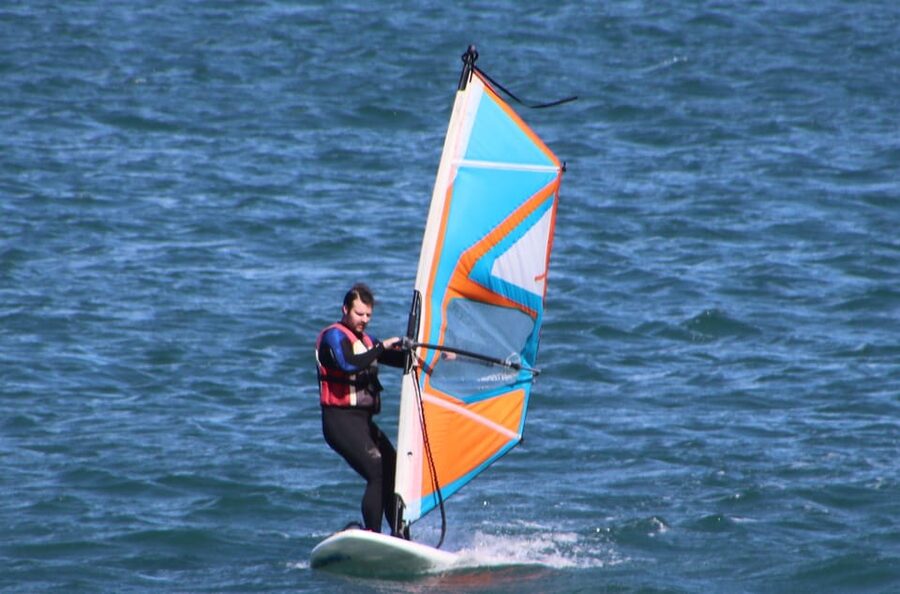 Windsurf class on Valencia beach - Key points to know before booking