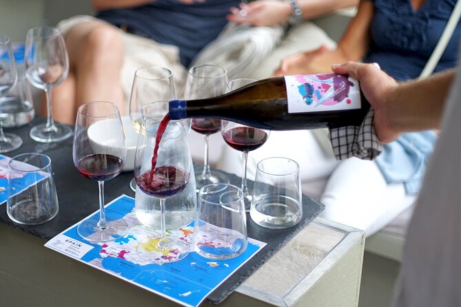 Wine Tasting Experience with a Professional Sommelier in Valencia City Center - Tristan Van Doorn’s teaching style
