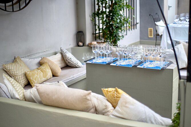 Wine Tasting Experience with a Professional Sommelier in Valencia City Center - Who should book this Valencia tasting?
